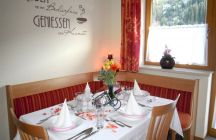 appartement-ried-esstisch